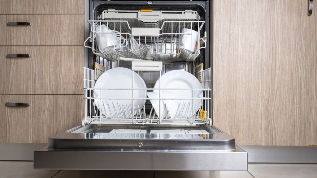 A Guide to Choosing the Best Dishwasher for Spotless Glassware