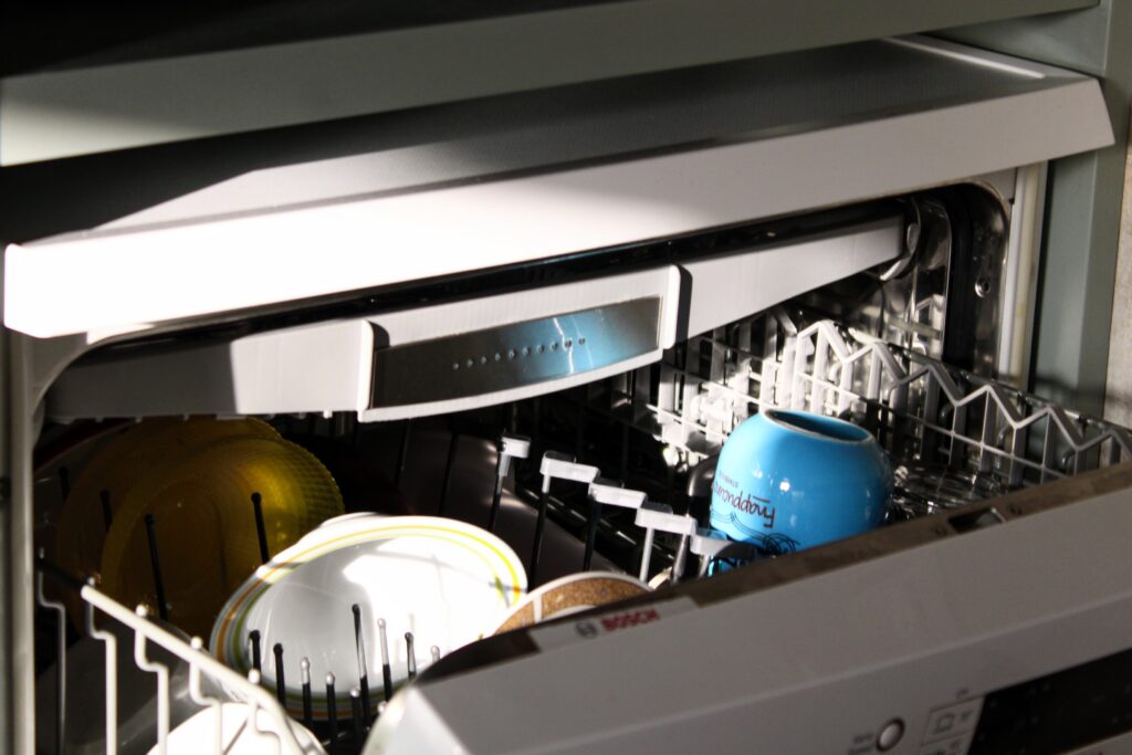 A Guide to Selecting an Eco-Friendly Dishwasher