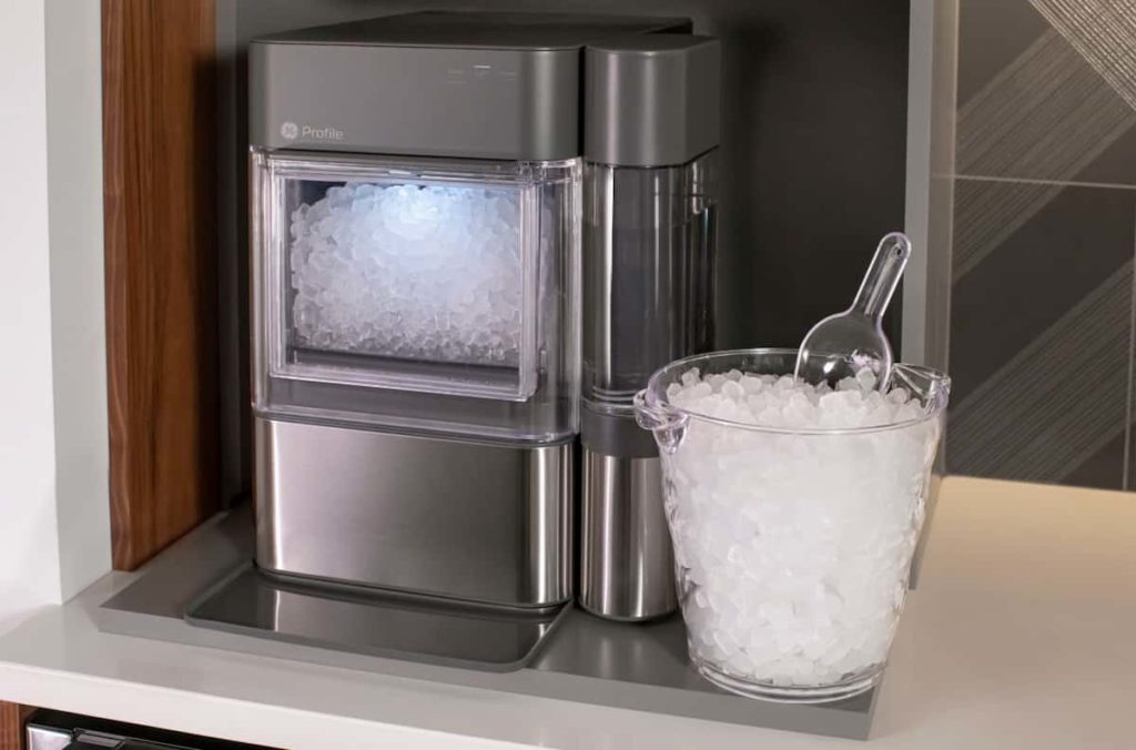 Benefits of Having a Countertop Ice Maker