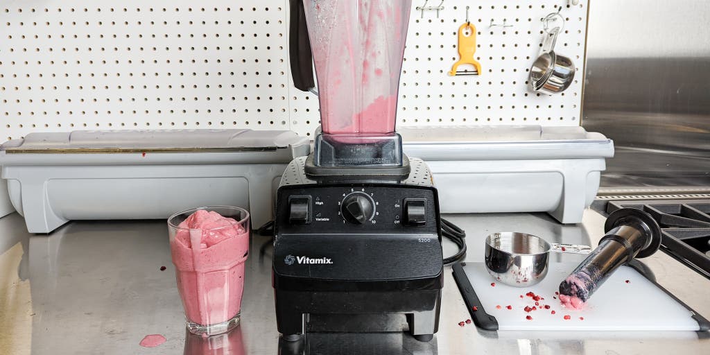The Ultimate Guide to Cleaning and Maintaining Your Blender