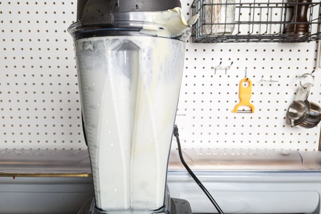 The Ultimate Guide to Cleaning and Maintaining Your Blender