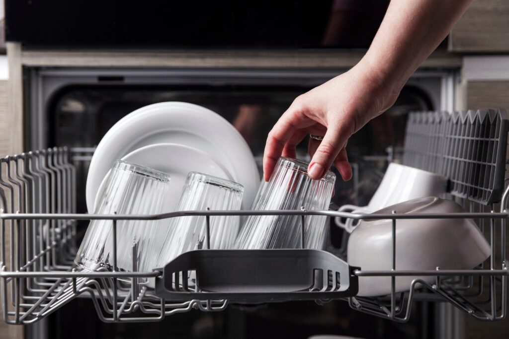 Tips for selecting a dishwasher with effective drying