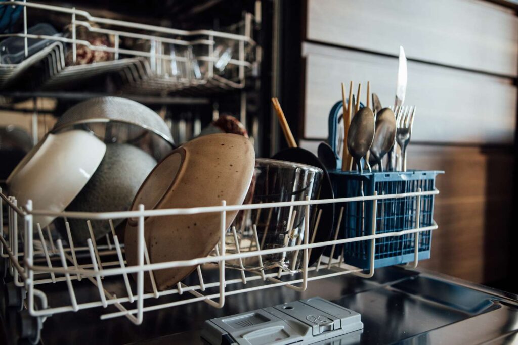 Tips for selecting a dishwasher with effective drying