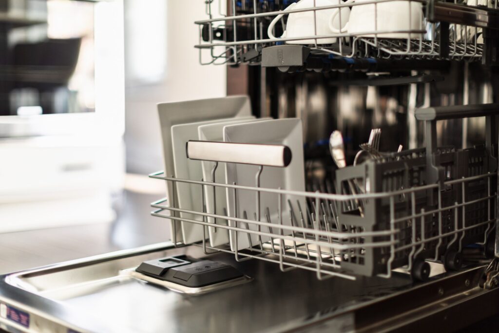 Tips for selecting a gentle cleaning dishwasher