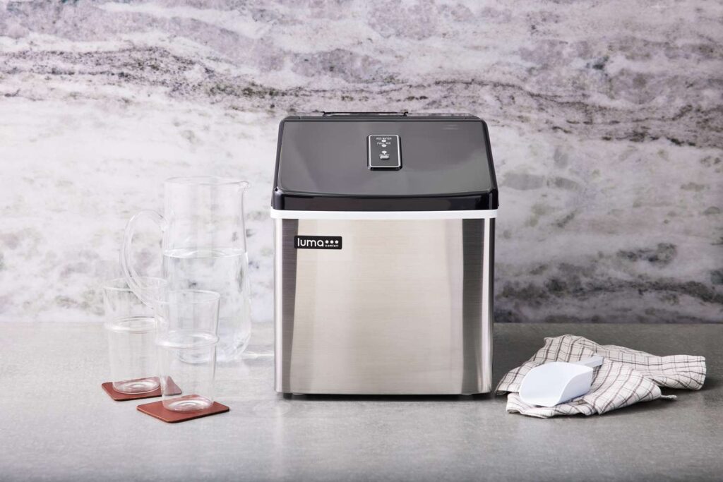 Tips for selecting the best countertop ice maker for your next party