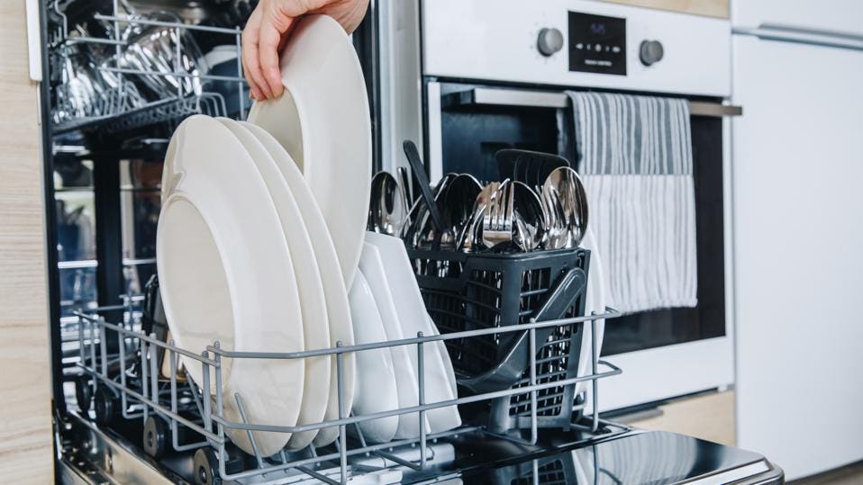 Tips for Selecting the Perfect Dishwasher for Heavily Soiled Dishes