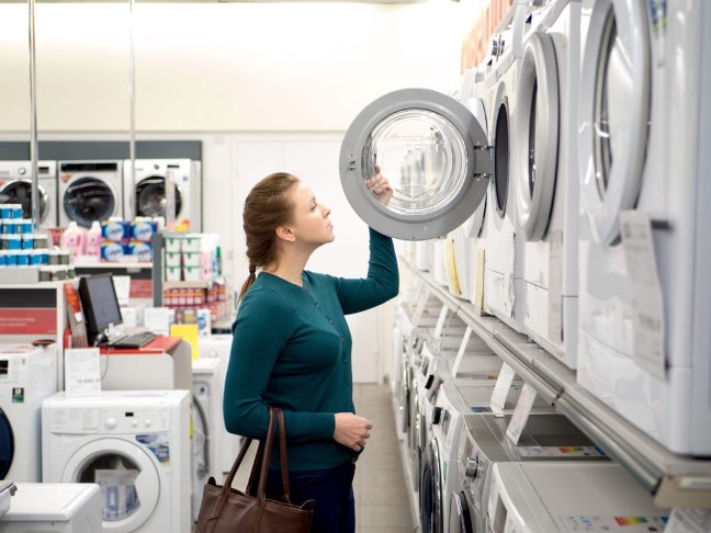 What Are The Key Features To Consider When Buying A Smart Washer And Dryer?