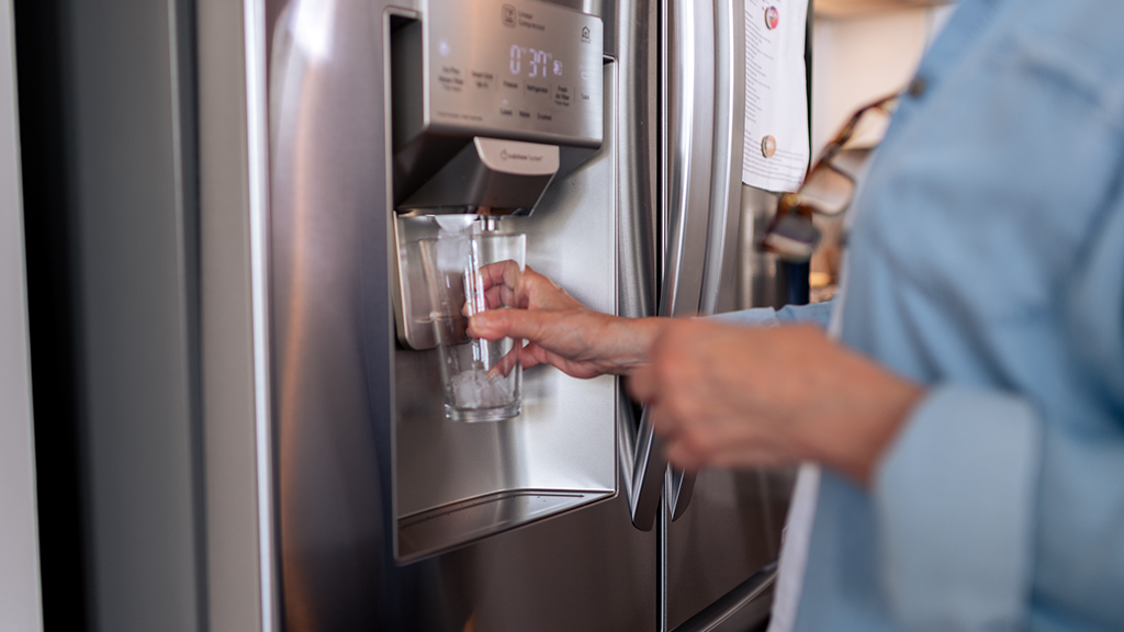 How Do I Fix A Refrigerator Ice Maker Thats Not Producing Ice?